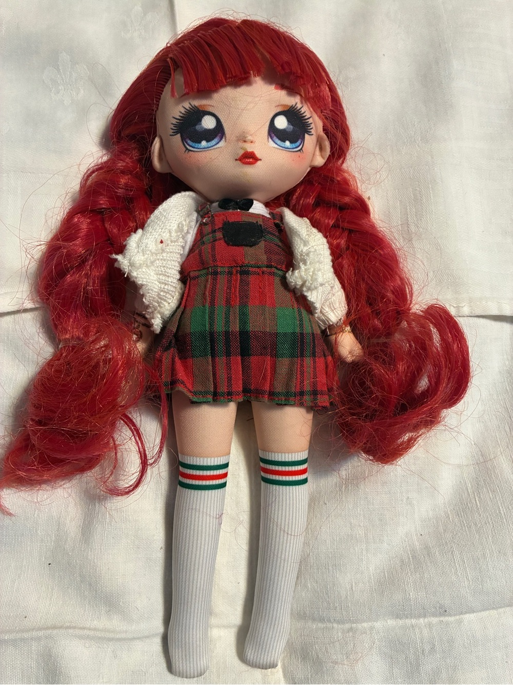 Na na na Surprise Premium Samantha Smartie Red-Haired Plaid Dress Doll